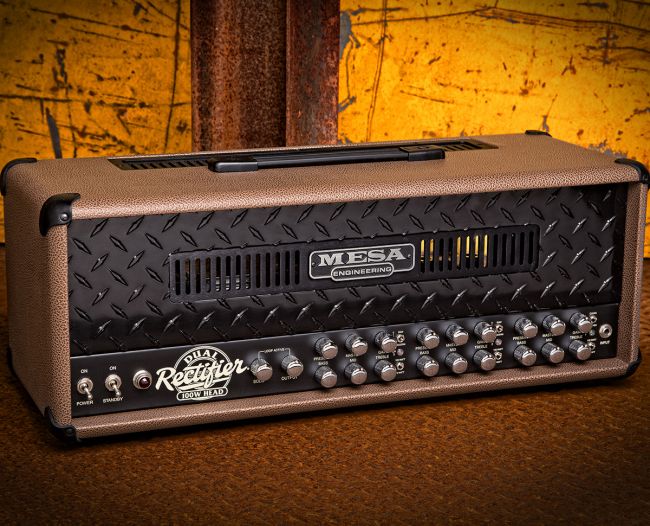 Mesa Boogie Dual Rectifier mustalla etulevyllä ja cocoa bronco -vinyylillä.