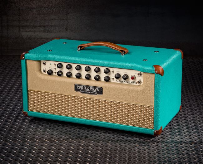 Mesa Boogie Lonestar Special turkoosilla vinyylikuorella, tan-nahkaosilla ja veelealla etulevyllä.