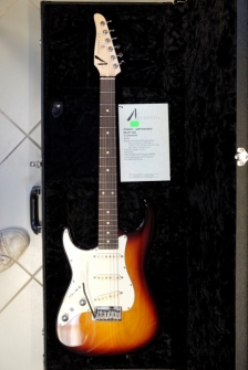 Tom Anderson vasenkätinen S Classic 3 Color Burst