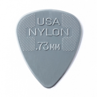Dunlop Nylon Standard 0.73mm plektra.