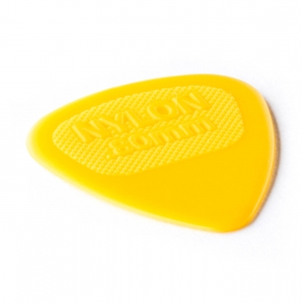 Dunlop Nylon Midi 0.80mm plektra kulmasta kuvattuna.