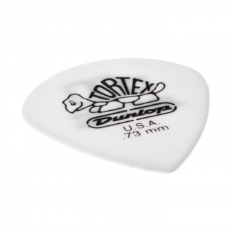 Dunlop Tortex Jazz III White 0.73mm plektra kulmasta kuvattuna.