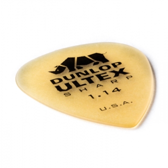 Dunlop Ultex Sharp 1.14mm -plektra kulmasta kuvattuna.