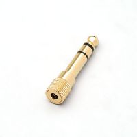 Bespeco AD190M adapteri pienestä plugista isoon.
