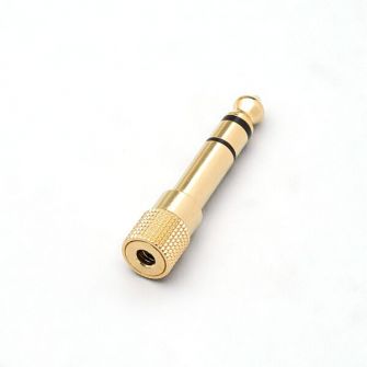 Bespeco AD190M adapteri pienestä plugista isoon.