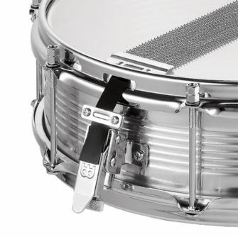 Meinl Caixa-rummun koneisto ja matto.