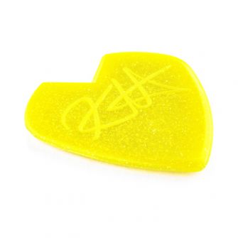 Dunlop Jazz III Kirk Hammett Yellow Sparkle -plektra kulmasta kuvattuna.