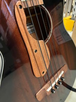 Ibanez AEGB24E-MHS DEMO-basson peukalotuki.