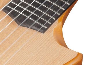 Ibanez AUC14-OVL ukulelen kaulan viiste.