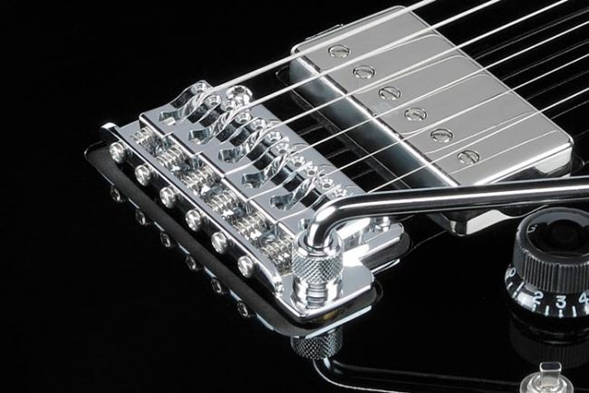 Ibanez AZ-kitaran Gotoh-tremolo.