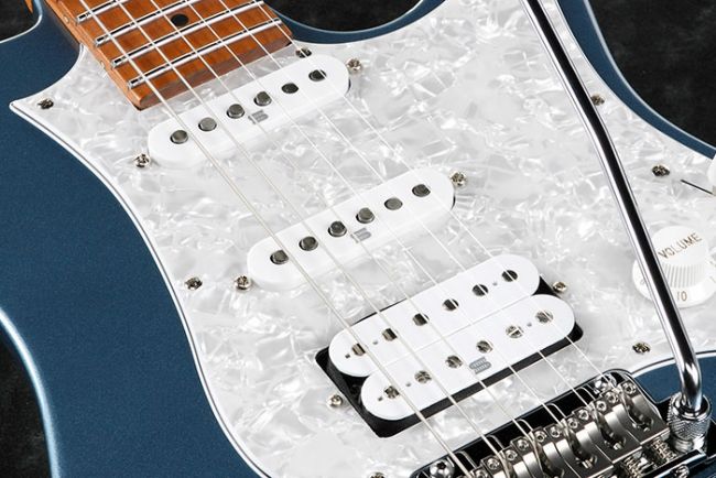 Ibanez AZ Prestige kitaran Duncan Hyperion mikrofonit.