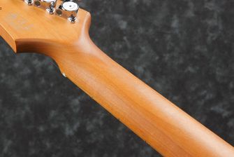 Ibanez AZ Prestige kitaran lämpökäsitelty kaula.
