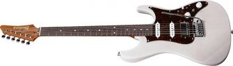 Ibanez AZ2204N-AWD kitara kuvattuna kulmasta.