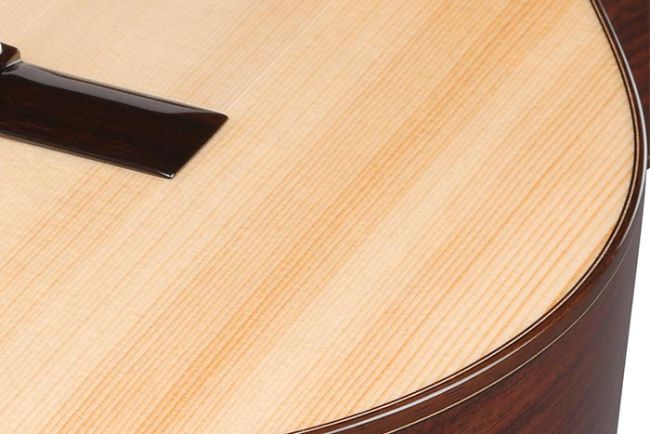 Ibanez GA380CE-kitaran Kokopuinen kuusikansi.