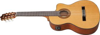 Ibanez GA6CEAM kitara kulmasta kuvattuna.
