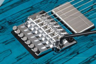 Ibanez HZK1 Hazuki Signature kitaran Lo Pro Edge -tremolo.