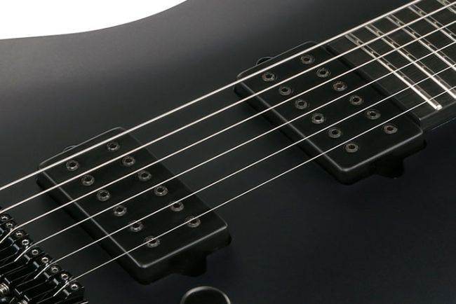 Ibanez Iron Label S-kitaran DiMarzio D Activator -mikrofonit.