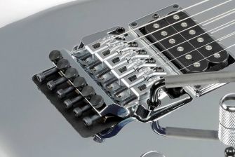 Ibanez JS3CR -kitaran EDGE-tremolo.