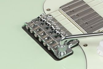Ibanez LM10-MGR Luca Mantovanelli kitaran Gotoh T1502 tremolo.