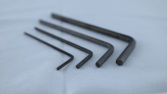 Ibanez Lo-Pro Edge tremolon kuusiokoloavaimet.