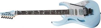 Ibanez PIA3761CBLP kitara kulmasta kuvattuna.