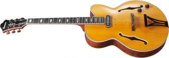 Ibanez PM3C-NAL jazzkitara kulmasta kuvattuna.