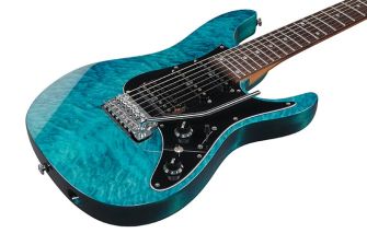 Ibanez Premium AZ447P1QM-COB kitaran kansi lähikuvassa.