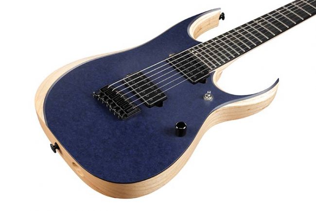 Ibanez RGDR4427FX-NTF 7-kielisen kitaran kansi lähikuvassa.