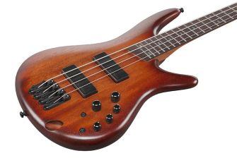 Ibanez Soundgear SR500A-MHL bassokitaran kansi lähikuvassa.