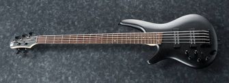 Ibanez SR305EBL-WK vasenkätinen basso kulmasta kuvattuna.