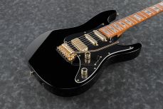 Ibanez THBB10 Premium Tim Henson -sähkökitara.