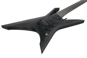 Ibanez XPTB720BKF kitaran runko lähikuvassa.