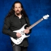 John Petrucci promokuvassa.