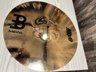 Käytetty Meinl MB10 16