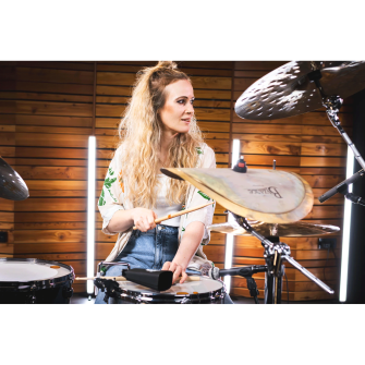 Anika Nilles Signature Beat Bell setissä.