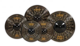 Meinl Classics Custom Dark Heavy -symbaalisetin symbaalit.