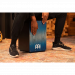 Meinl Headliner MCAj100BK-PBF cajon soitettavana.