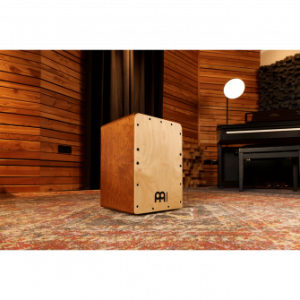 Meinl Jam Cajon studiossa.