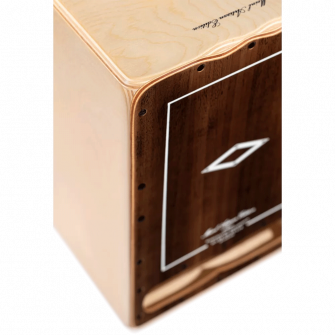 Meinl Percussion Artisan Edition String Cajon Cantina Line pyöristetty kulma.