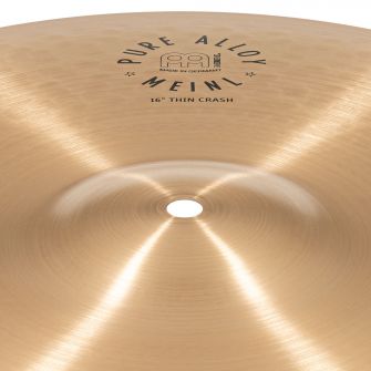 Meinl Pure Alloy 16 Thin Crash lähikuvassa.