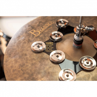 Meinl Super Flex Hihat tamburiini lähikuvassa.