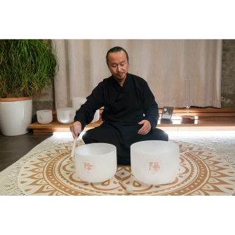 Sonic Energy TCM Crystal äänimaljasetti YIN & YAN soitettavana.