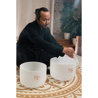 Sonic Energy TCM Crystal äänimaljasetti YIN & YAN soitettavana.