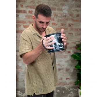 Sonic Energy pieni Deep Sound ukkosrumpu soitettavana.