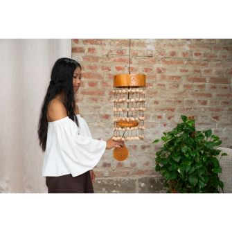 Meinl Sonic Energy Kenari Meditation Chimes-Flower of Life soitettavana.