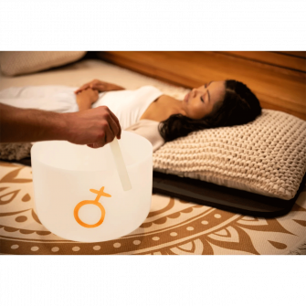 Meinl Sonic Energy Planetary Earth Platonic -kristalliäänimalja ääniterapiassa.