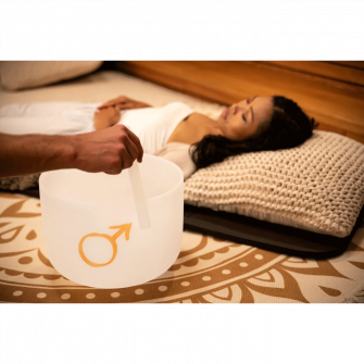 Meinl Sonic Energy Planetary Mars-kristalliäänimalja ääniterapiassa.