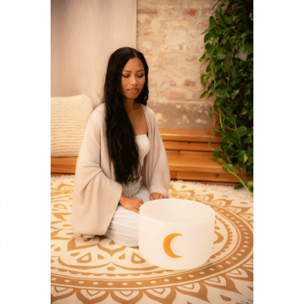 Planetary Synodic Moon kristalliäänimalja soitettavana.