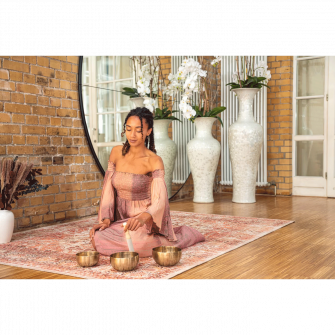 Meinl Sonic Energy Universal 1950g äänimaljasetti soitettavana.