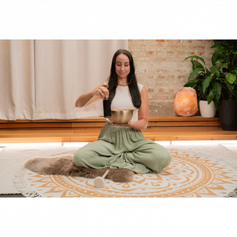 Meinl Sonic Energy Universal 25cm äänimalja soitettavana.